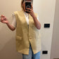 Gilet con Spilla Sabbia